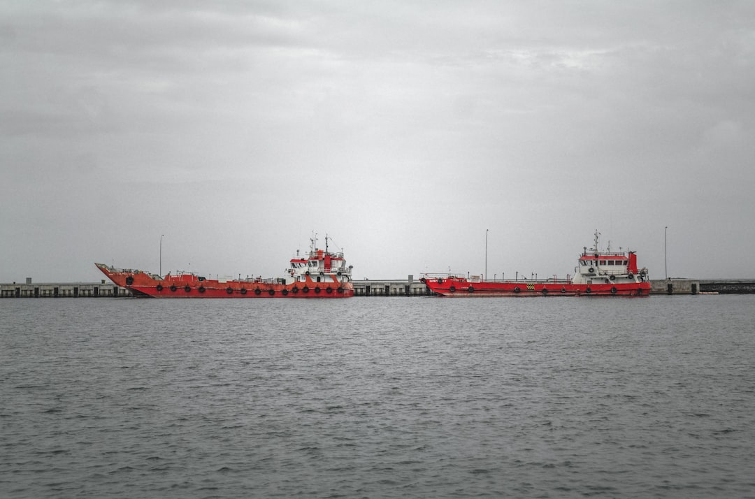 바브엘만데브 해협 봉쇄